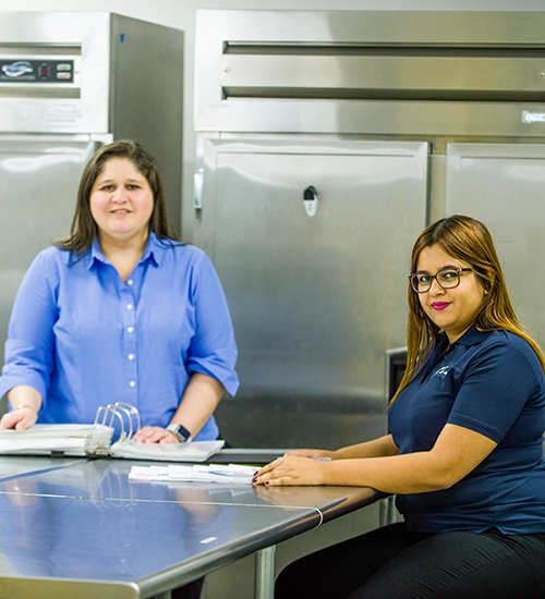 Pace Scientists working in laboratory. Pace Services for Medical Device Industry. Medical Device, Medical Device Manufacturing, Medical Devices.