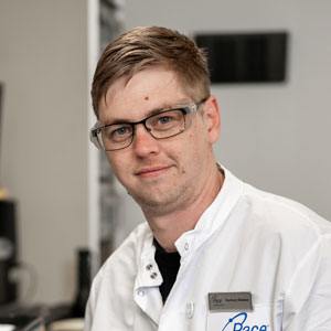 121.jpg – Pace Analytical Pace Proud Pace Employee